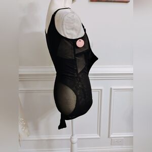 Redefine Body Shaper. Wear Your Own Bra. Black Sz-L
